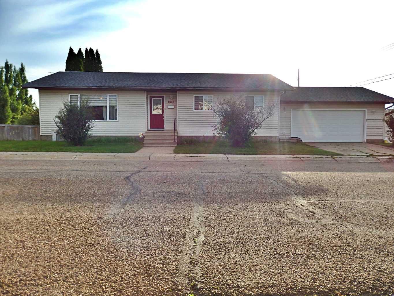 Property Photo:  6402 53 Avenue  AB T9X 1X4 