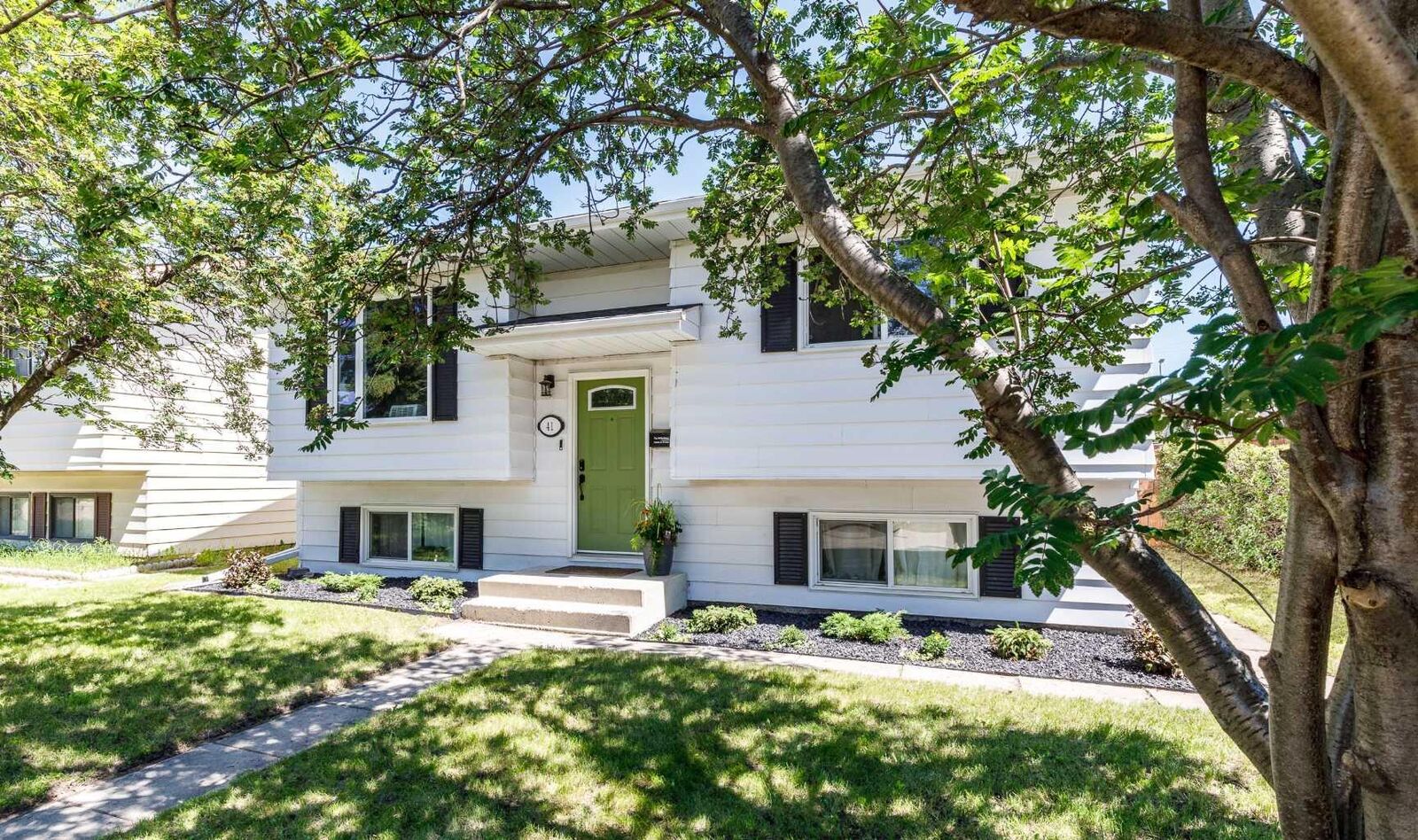 Property Photo:  41 McDougall Crescent  AB T4R 1T2 