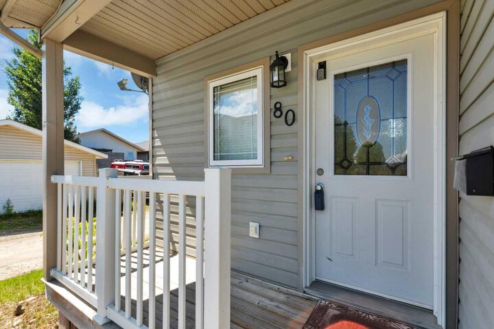 Property Photo: 80 Hinshaw Drive AB T4S 2P1