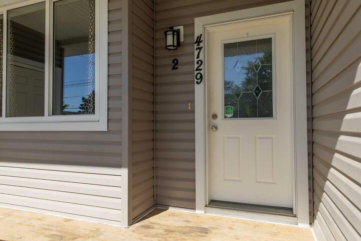 Property Photo: 4729 49 Street 2 AB T7A 1J1