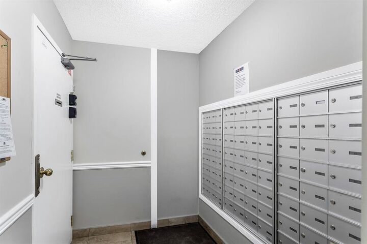 Property Photo: 290 Shawville Way SE 305 AB T2Y 3Z9