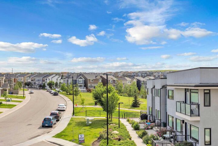 Property Photo:  214 Sherwood Square NW 302  AB T3R 1T6 