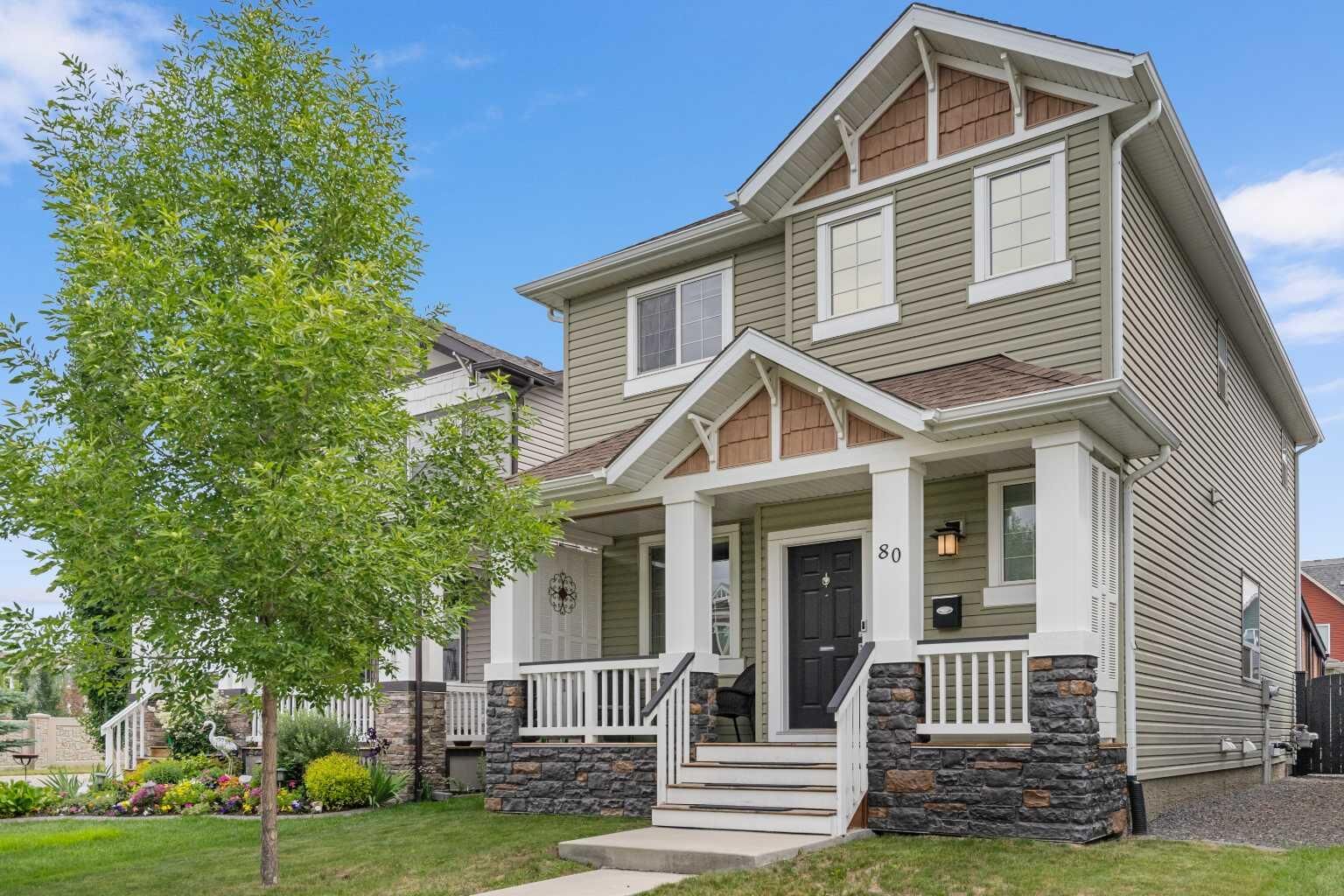 Property Photo:  80 Legacy Crescent SE  AB T2X 0W8 
