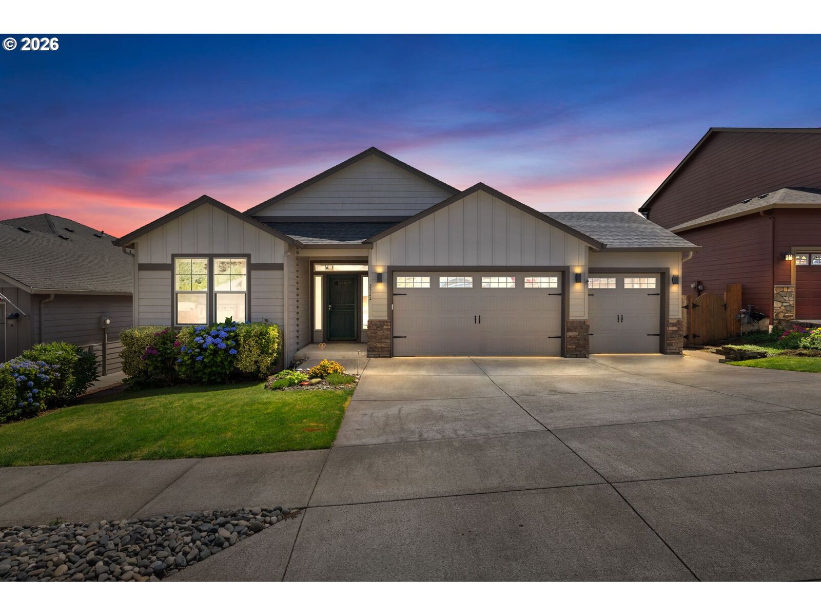 Property Photo:  2522 N P Cir  WA 98671 