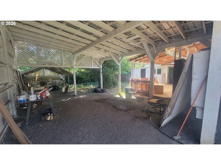 Property Photo:  168 NE Broadway St  OR 97457 