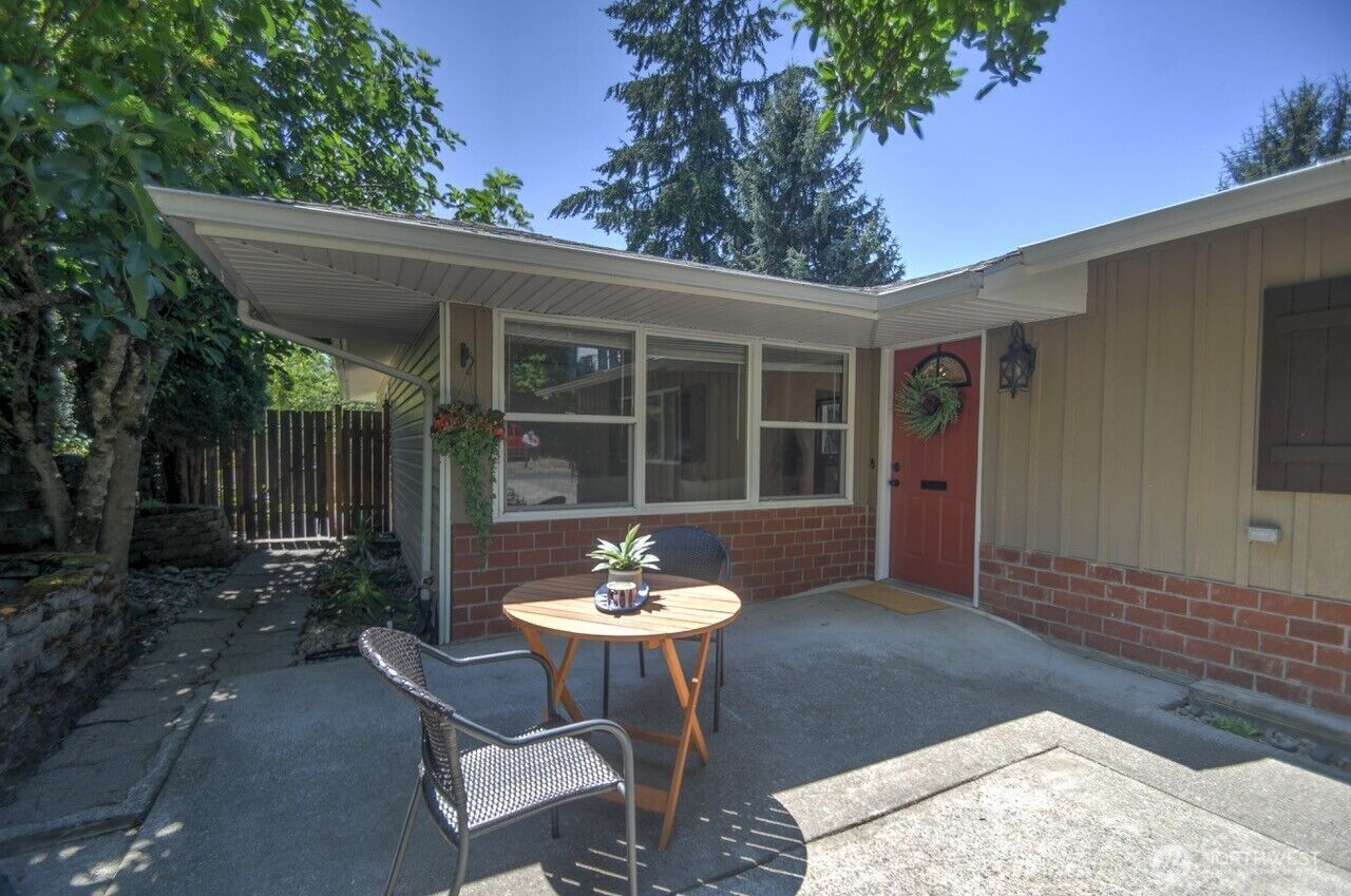Property Photo: 1335 5th Avenue SE WA 98501