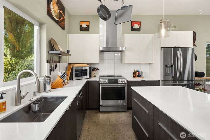 Property Photo:  2602 S Ferdinand Street  WA 98108 