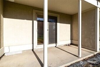 Property Photo: 1918 J Street 104 WA 99362