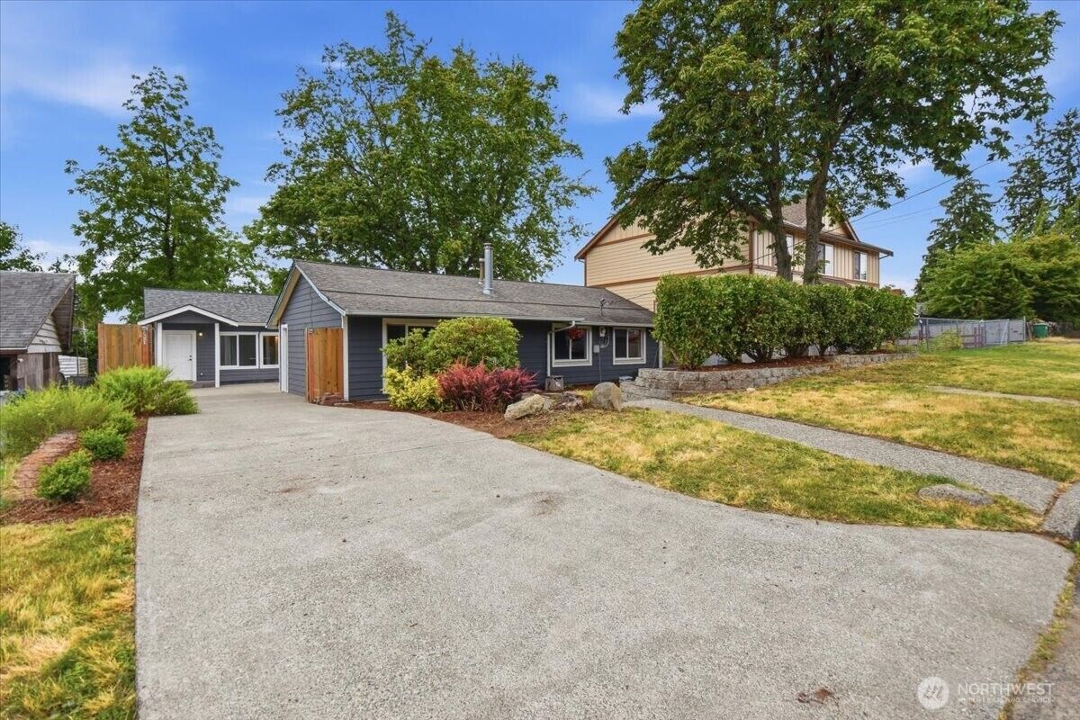 Property Photo: 851 Pierce Avenue NE WA 98056