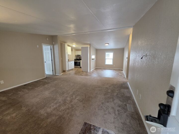 Property Photo:  338 SE Egbert Avenue  OR 97380 