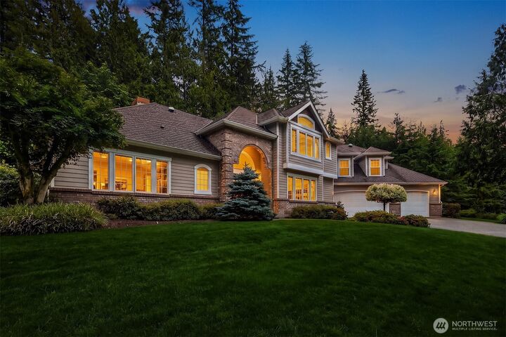Property Photo: 15118 262nd Avenue SE WA 98027