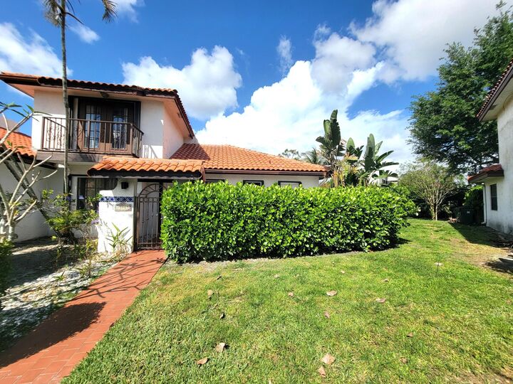 Property Photo:  13465 Fountain View Boulevard  FL 33414 