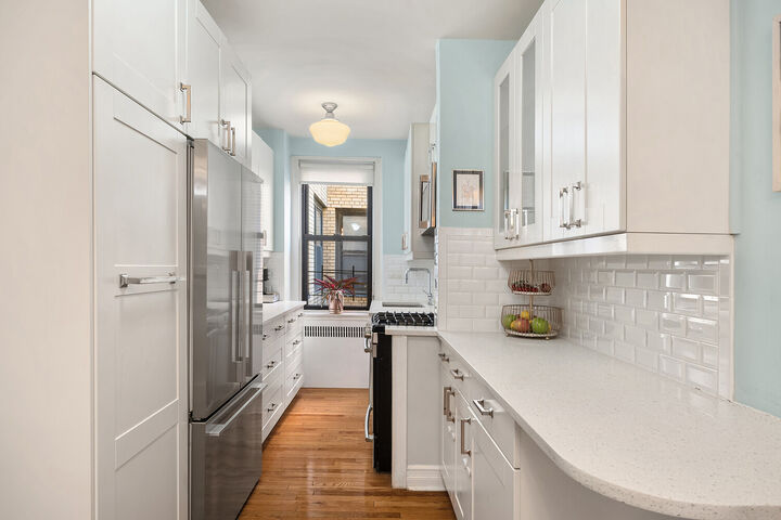 Property Photo:  350 E 77th Street 2ab  NY 10075 