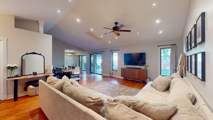 Property Photo:  1715 N Pine Grove St  KS 67212 