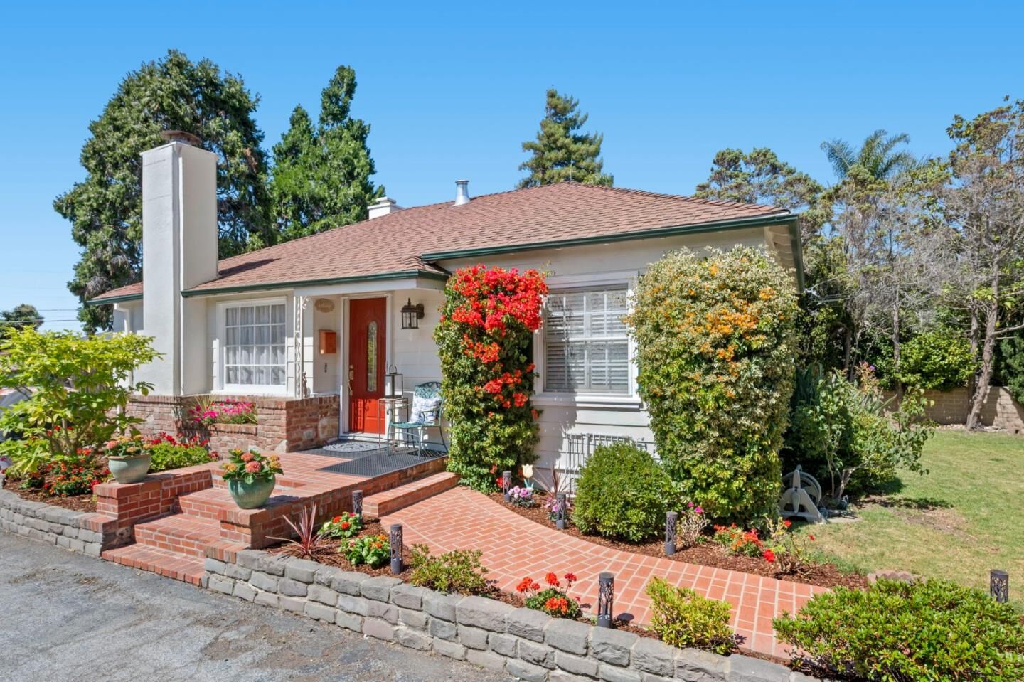Property Photo:  108 Burlingame Avenue  CA 94010 