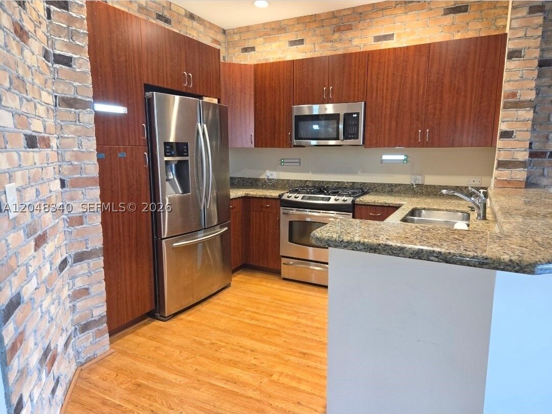 Property Photo:  2900 NW 125th Ave 3-319  FL 33323 