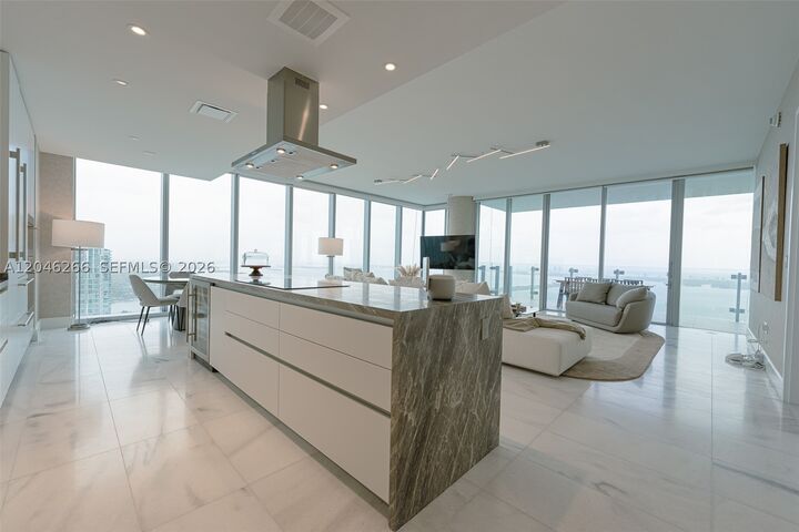 Property Photo:  700 NE 26th Ter 4901  FL 33137 