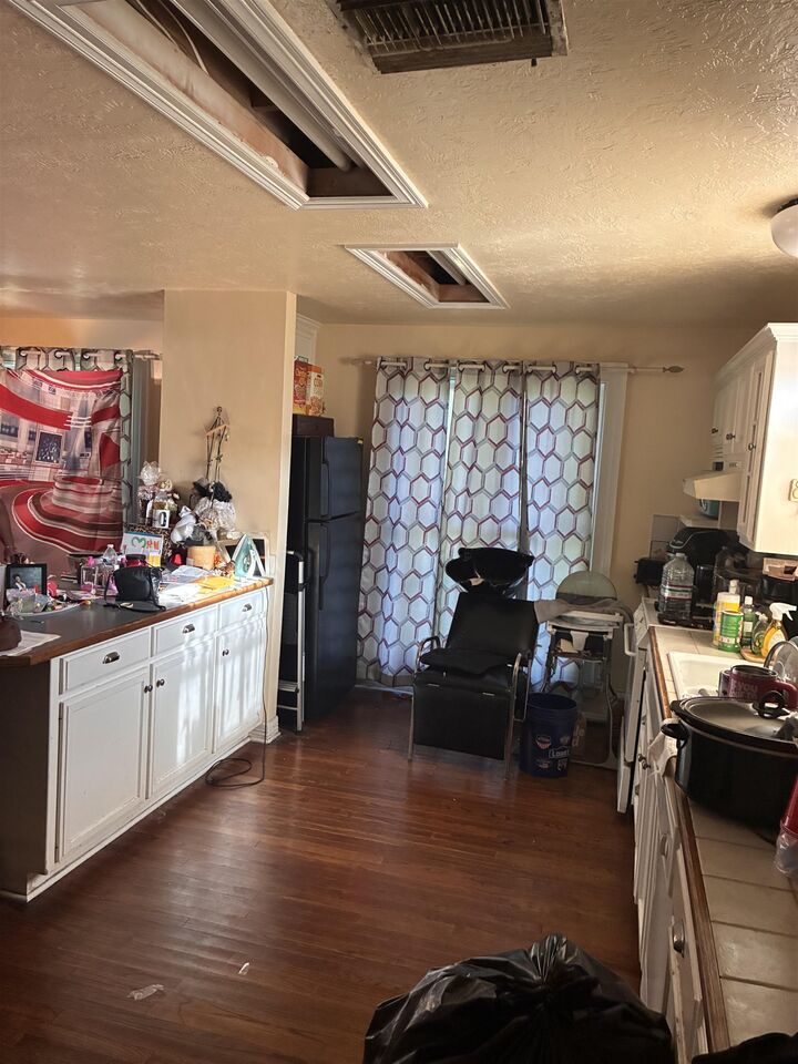 Property Photo:  2680 Long  TX 77702 