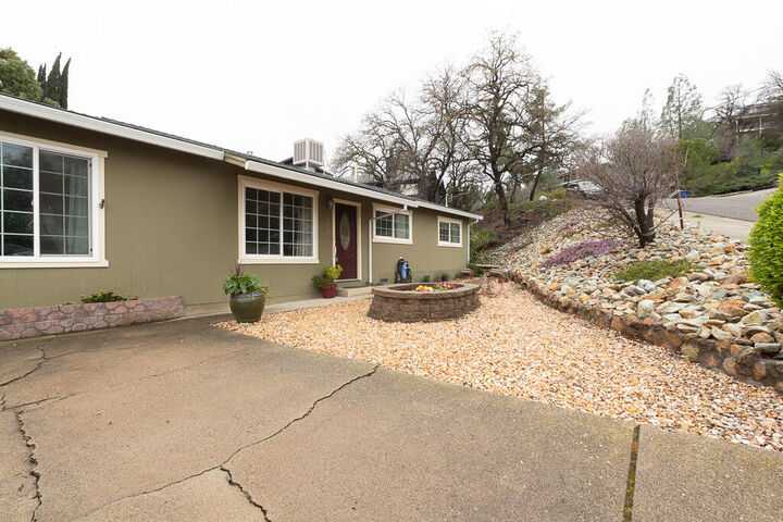 Property Photo: 3345 Oakwood Place CA 96001