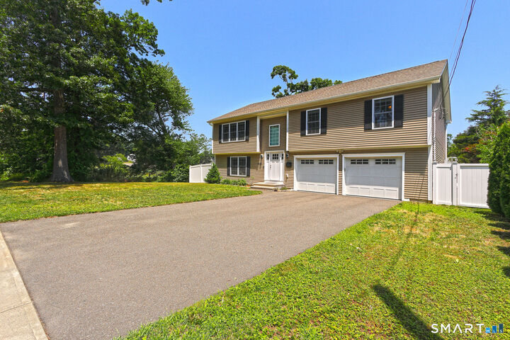 Property Photo: 770 Buckingham Avenue CT 06460