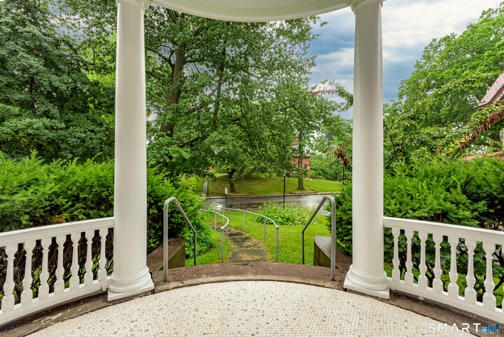 Property Photo:  350 Farmington Avenue  CT 06105 