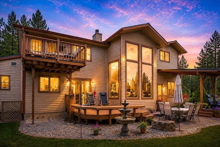 Property Photo: 8011 S Pineview Ln WA 99206