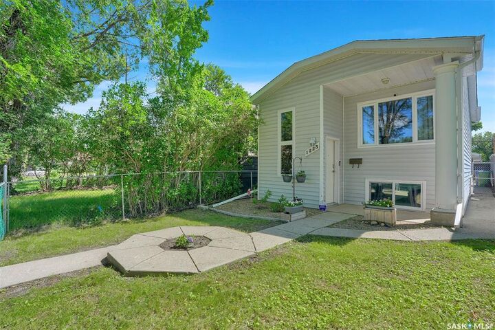 Property Photo:  1223 Robinson Street  SK S4T 2N3 