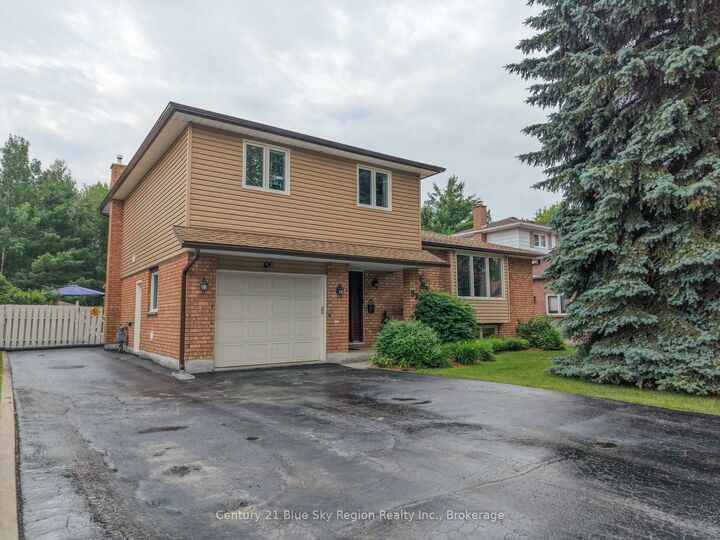 Property Photo: 87 Labreche Drive ON P1A 3R6