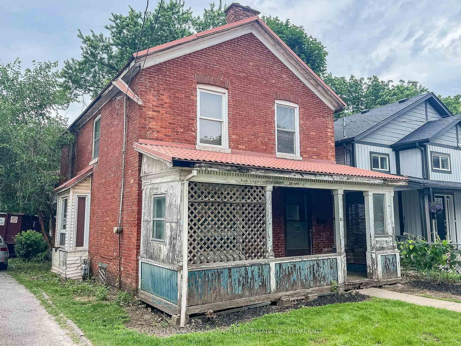 Property Photo:  35 Lake Street  ON L2R 5W9 