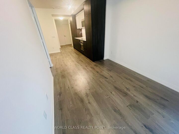 Property Photo:  28 Widmer Street 3622  ON M5V 0T2 