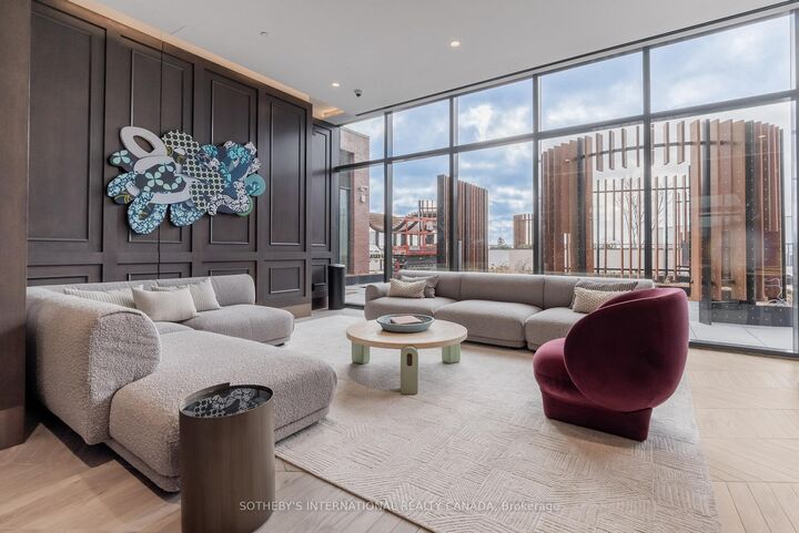 Property Photo: 31 York Garden Way 808 ON M6A 2V1