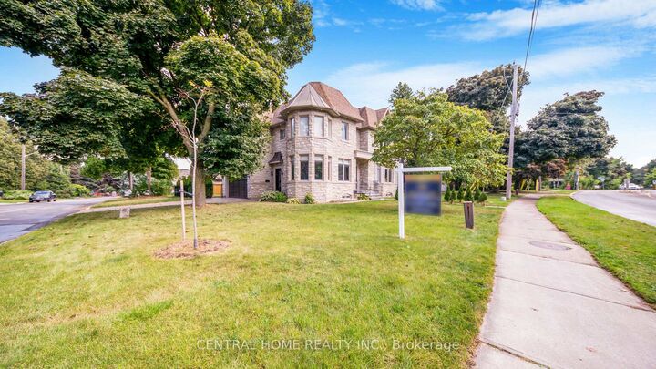 Property Photo:  1 Tally Lane  ON M2K 1V3 