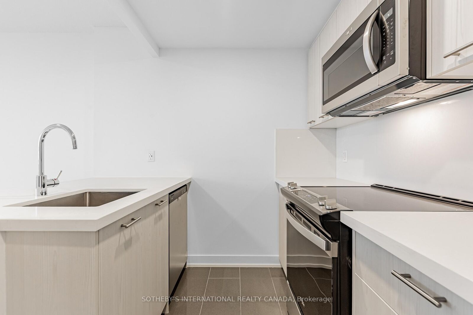 Property Photo: 191 Sherbourne Street 1718 ON M5A 3X1