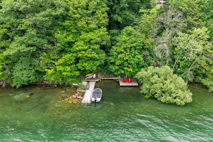 Property Photo: 2576 Howe Island Drive ON K7G 2V6