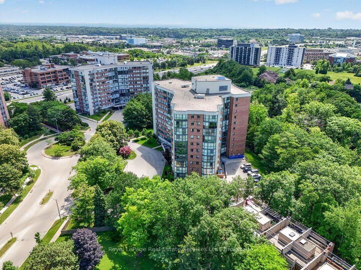 Property Photo: 1240 Marlborough Court 1105 ON L6H 3K7