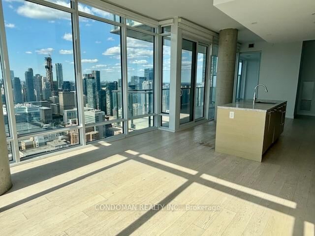 Photo de la propriété:  488 University Avenue 4316  ON M5G 0C1 