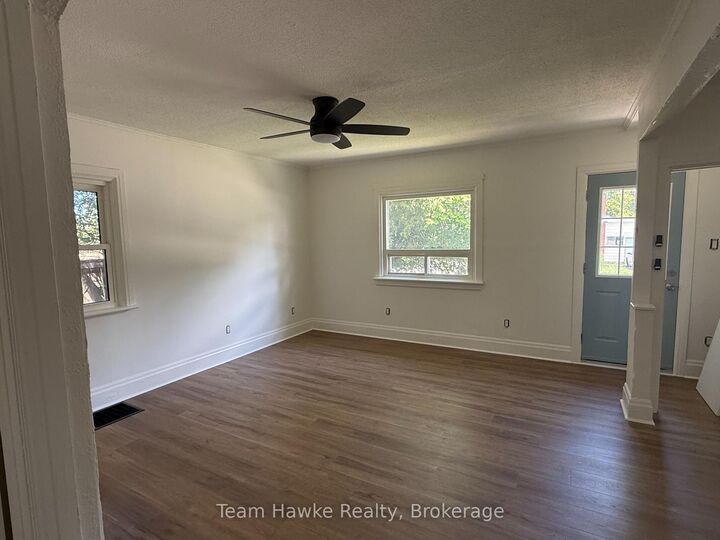 Property Photo:  458 Russell Street  ON L4R 3B3 