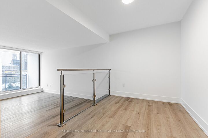 Property Photo:  201 Sherbourne Street N1206  ON M5A 3X1 