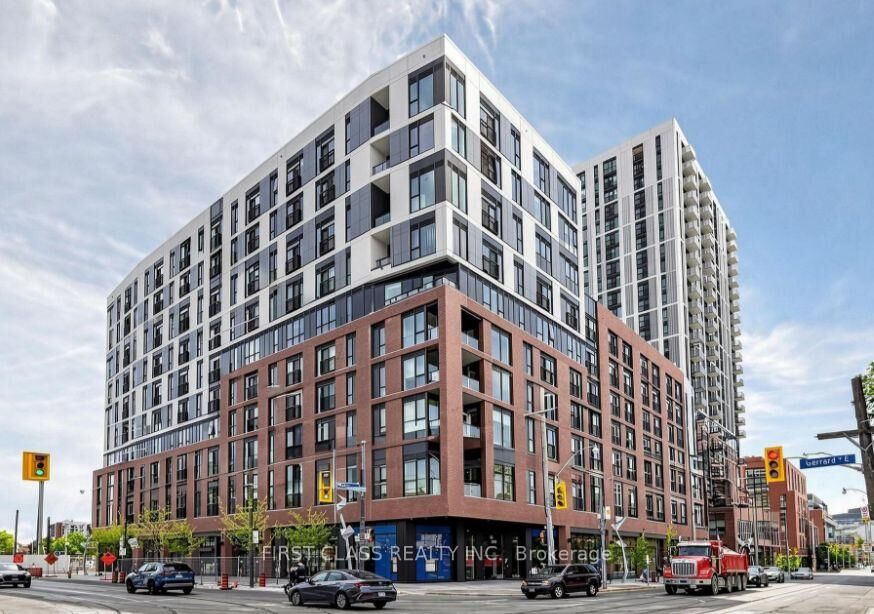 Property Photo: 30 Dreamers Way 446 ON M5A 0Y7