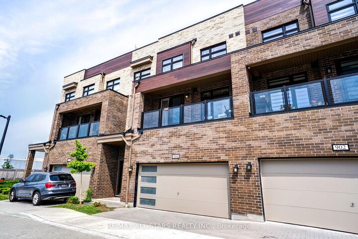 Property Photo: 1865 Pickering Parkway #904 ON L1V 0H2