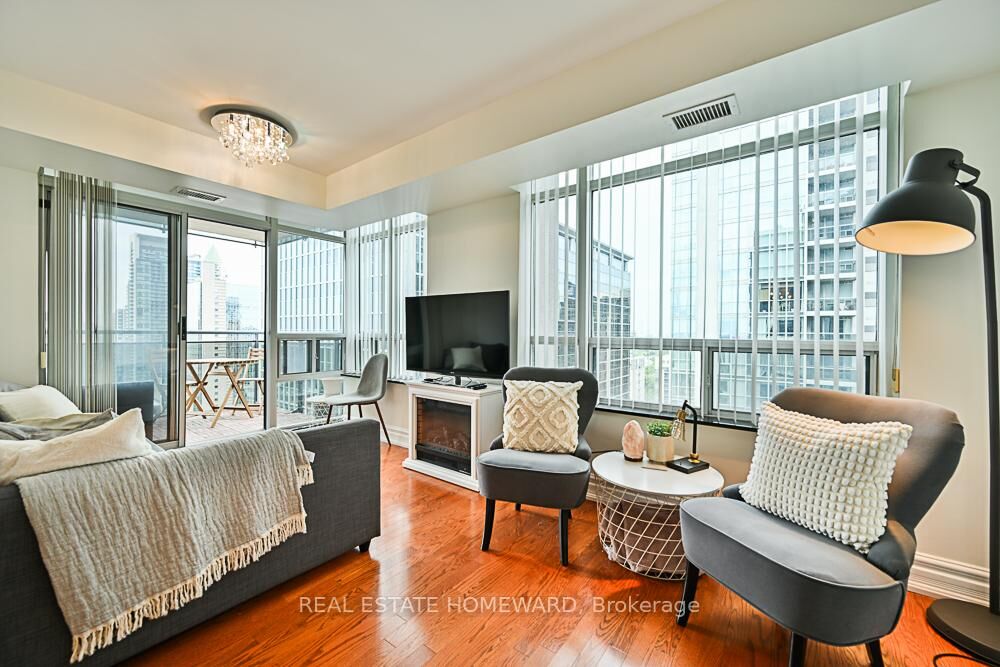 Property Photo:  155 Beecroft Road 2711  ON M2N 7C6 