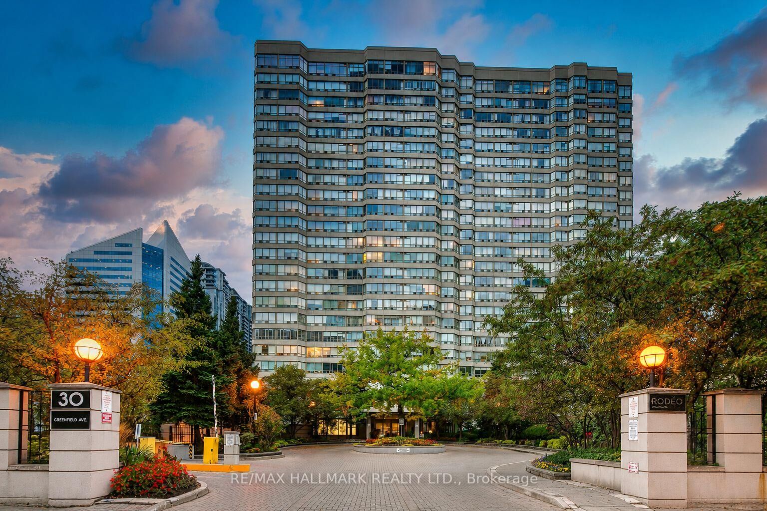 Property Photo:  30 Greenfield Avenue 207  ON M2N 6N3 