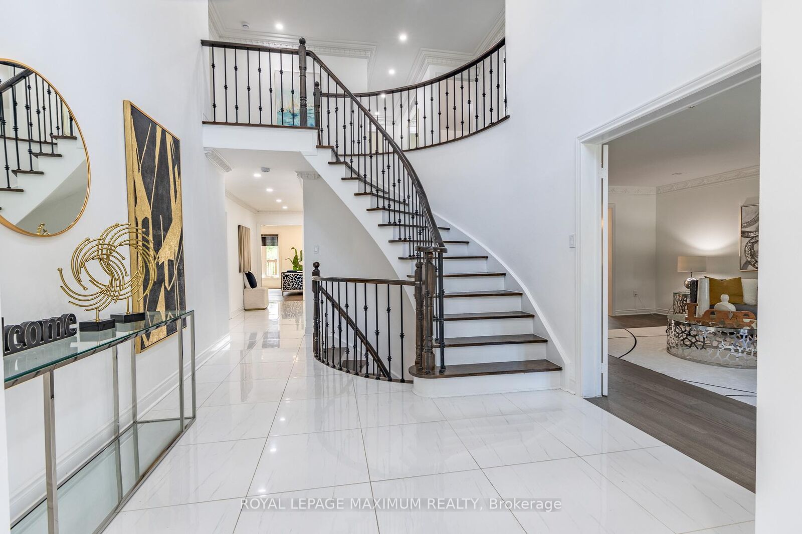 Property Photo:  22 A Waltham Crescent  ON L4B 1Z2 