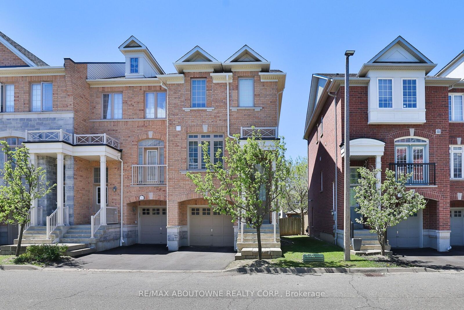 Property Photo:  7214 Triumph Lane  ON L5N 0C5 