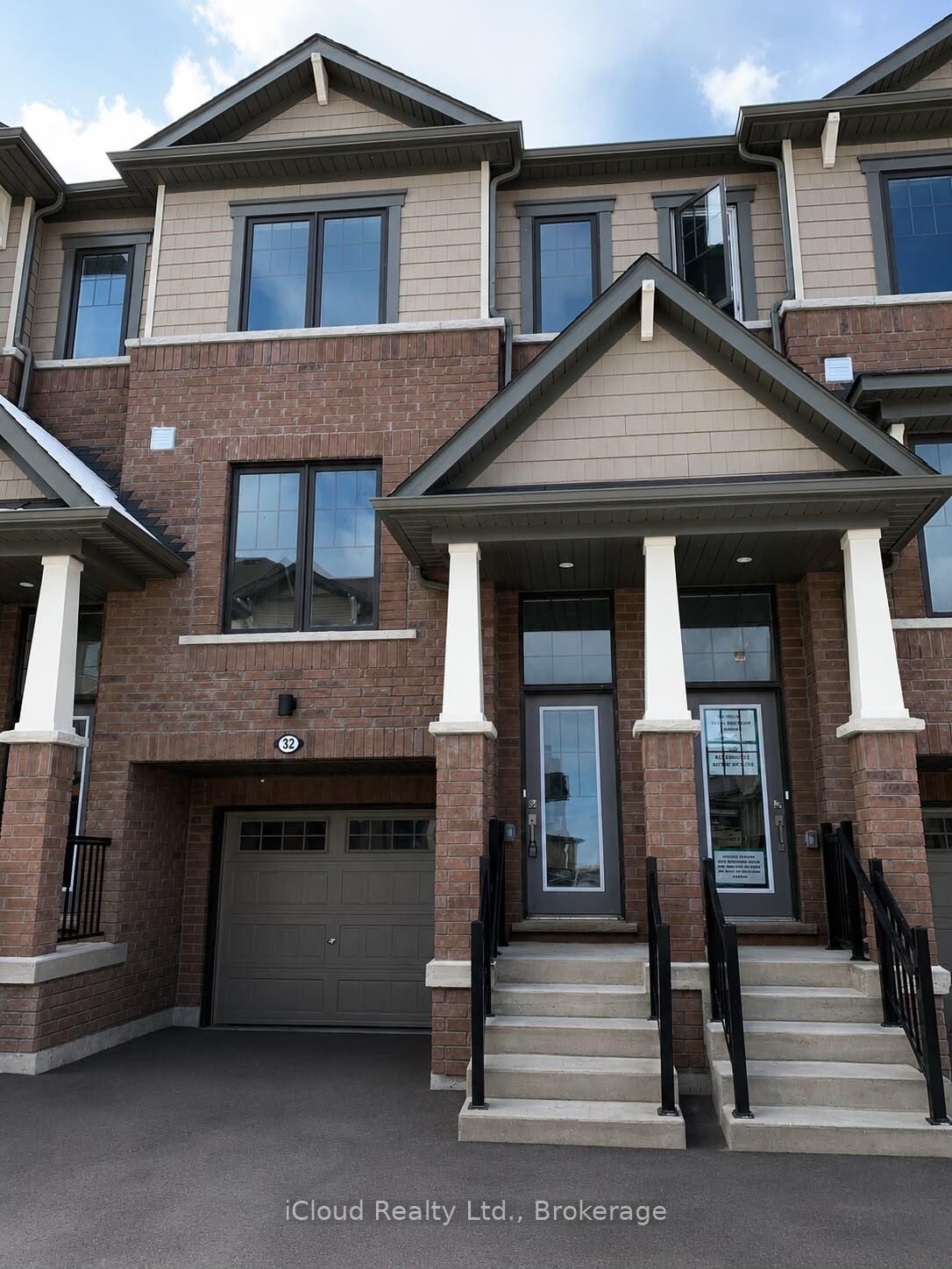Property Photo: 185 Bedrock Drive 32 ON L8J 0M5