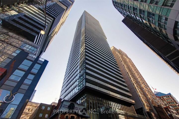 Property Photo: 15 Grenville Street 4704 ON M4Y 1A1