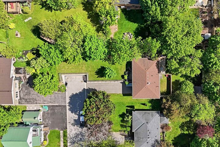 Property Photo:  52 Grand Avenue  ON N3W 2J5 