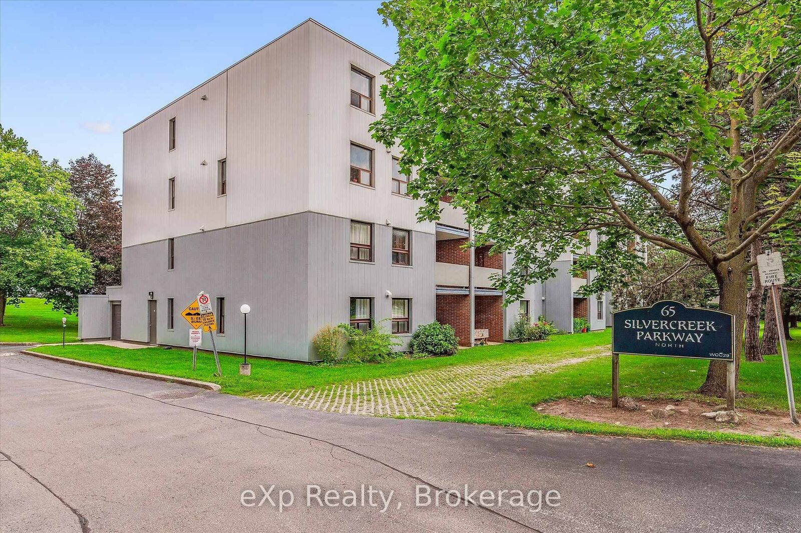 Property Photo:  65 Silvercreek Parkway N 404  ON N1H 7R9 