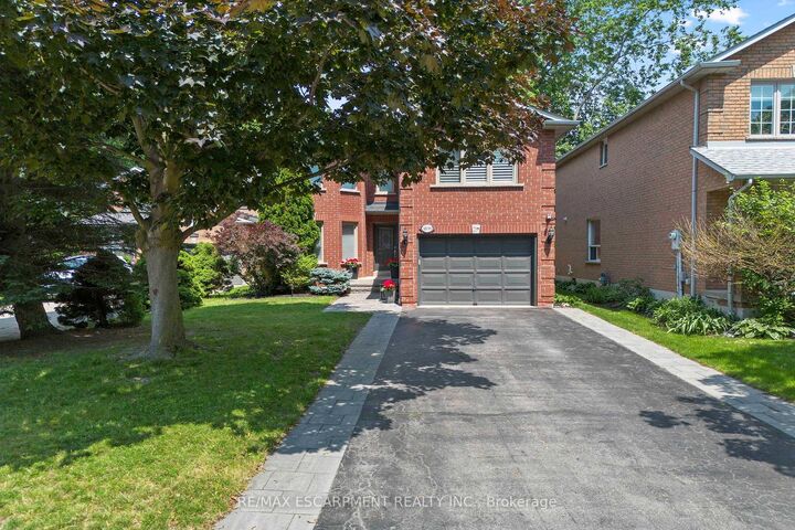 Property Photo: 1839 Fellen Place ON L5J 4S4