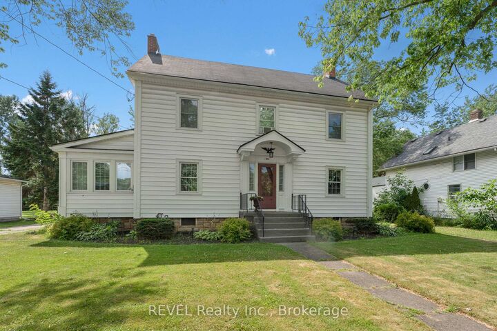 Property Photo:  166 North Street N  ON L2A 3R7 